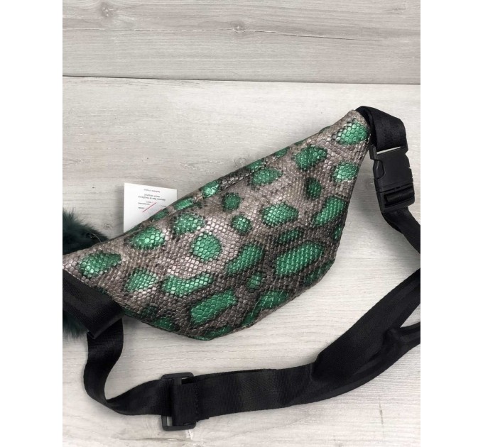 Женская сумка Бананка от WeLassie с меховым брелком, серебряная с зеленым (никель) (wel-60805)